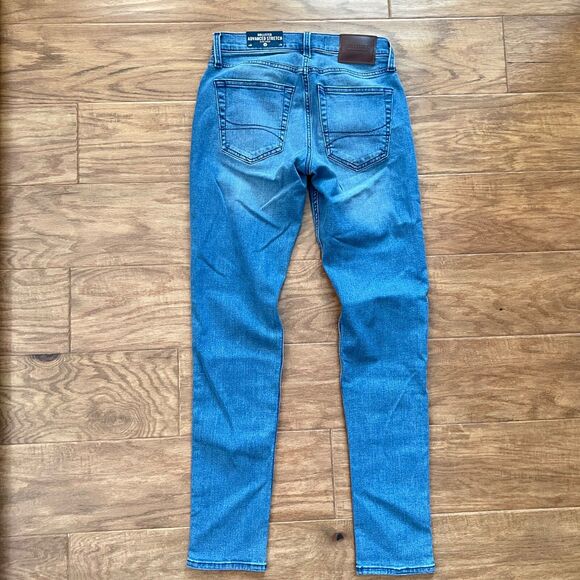 NWT Hollister Jeans Men's Size 28x34 Slim Taper Advanced Stretch Medium Wash - Picture 2 of 11